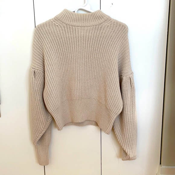 H&M Tops - H&M beige comfy sweater